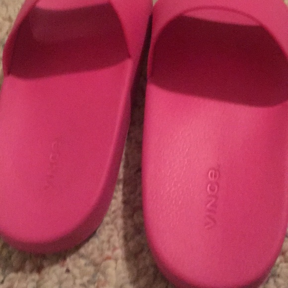 Vince slides - Picture 3 of 5